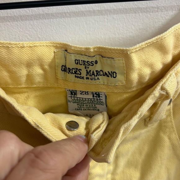 Guess by Marciano Yellow Jean Shorts for Men size 28 - Picture 2 of 3